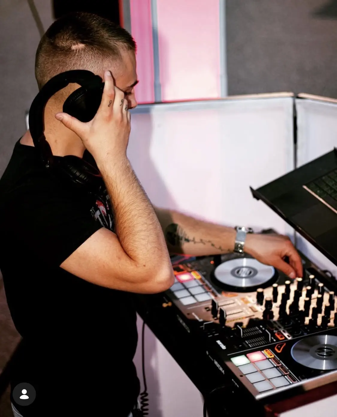 DJ portrait 1